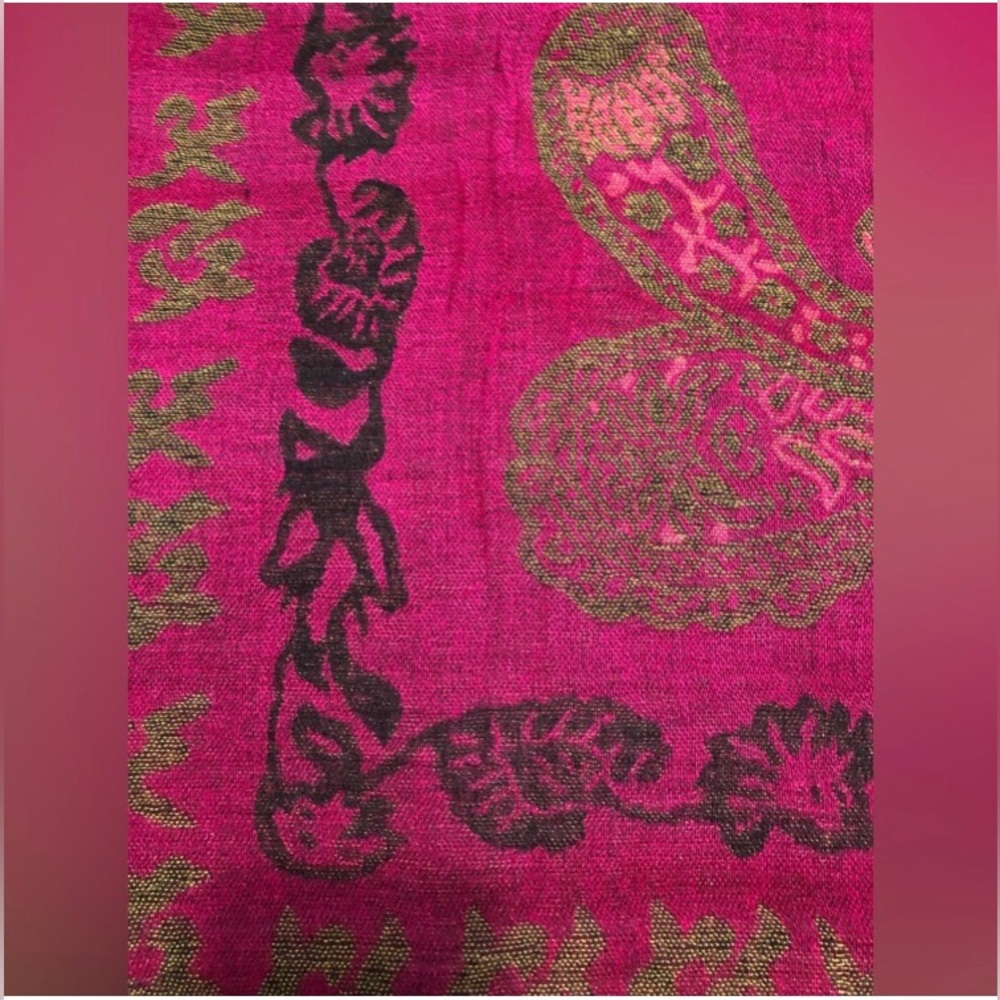 4 Scarves - Picture 5 of 9